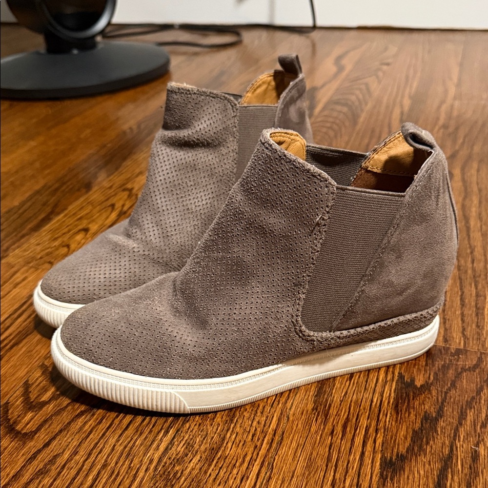 Stylish Brown Ankle Boots